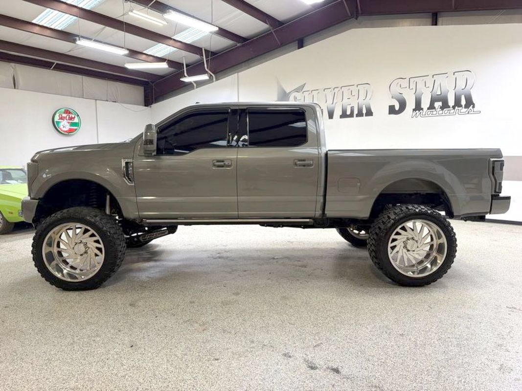 Used 2019 Ford F250 Lariat w/ Lariat Ultimate Package AWD/4WD image 3