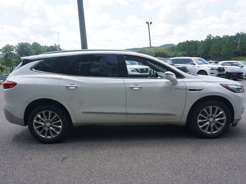Used 2018 Buick Enclave Premium w/ Experience Buick Package FWD image 25