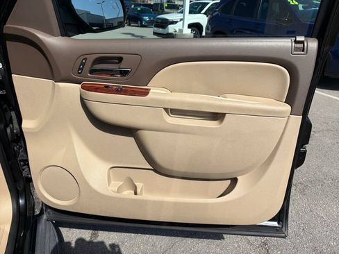 Used 2013 GMC Yukon SLT w/ SLT-2 Equipment Package RWD image 22