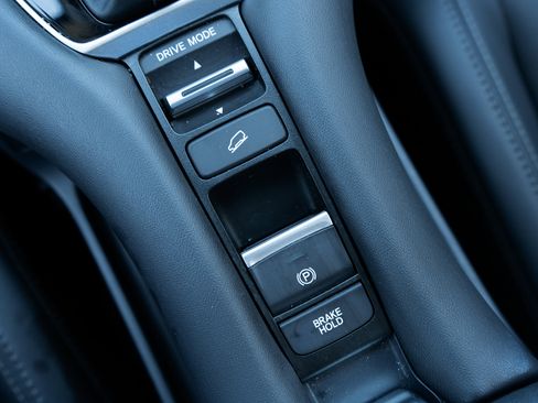 Certified 2025 Honda HR-V EX-L image 28