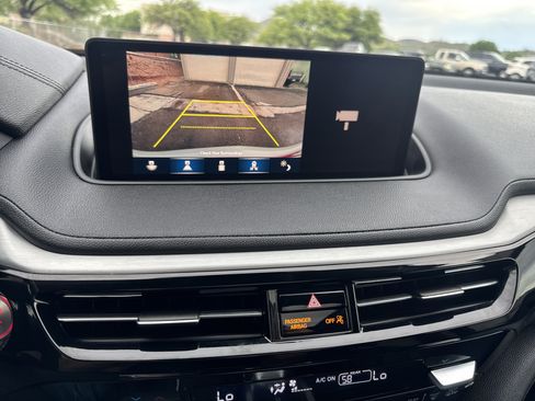 Used 2023 Acura MDX FWD image 36