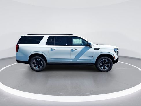 New 2026 GMC Yukon XL AT4 Ultimate w/ LPO, Floor Liner Package AWD/4WD image 9