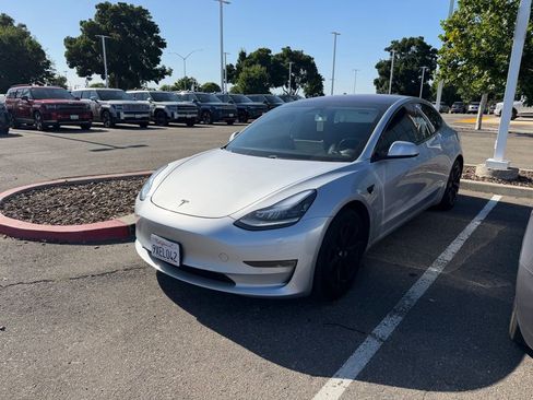 Used 2018 Tesla Model 3 Long Range RWD image 1