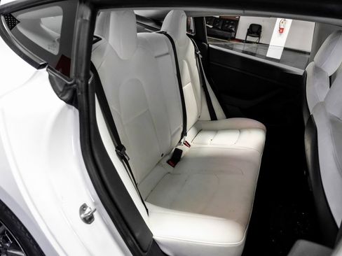 Used 2021 Tesla Model 3 Standard Range Plus image 25