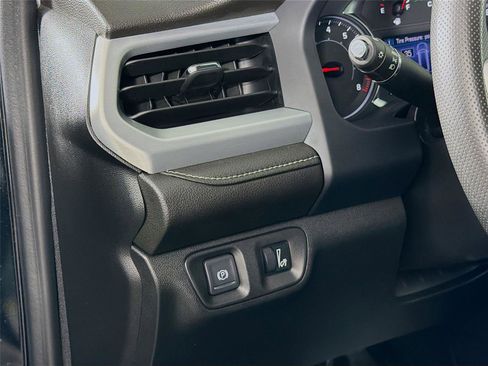 Used 2023 GMC Acadia SLE w/ Driver Convenience Package AWD/4WD image 10
