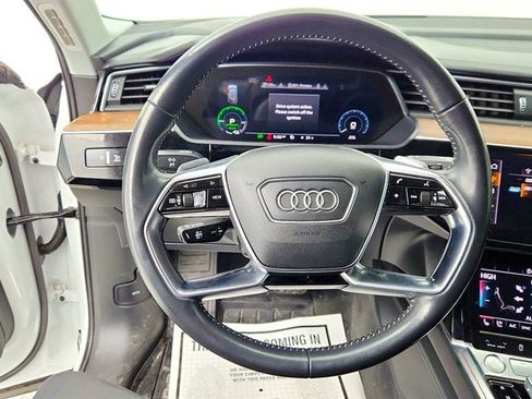 Used 2019 Audi e-tron Prestige w/ Prestige Package image 14