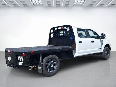 Used 2022 Ford F250 XL w/ Power Equipment Group AWD/4WD image 4