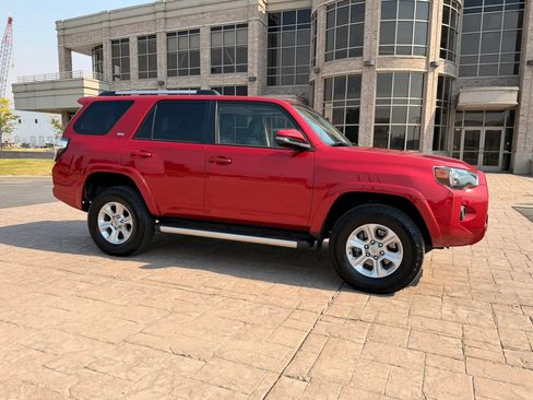 Used 2019 Toyota 4Runner SR5 Premium AWD/4WD image 10