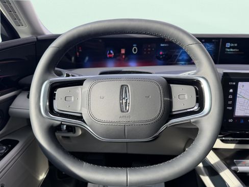 New 2026 Lincoln Nautilus Reserve AWD/4WD image 18