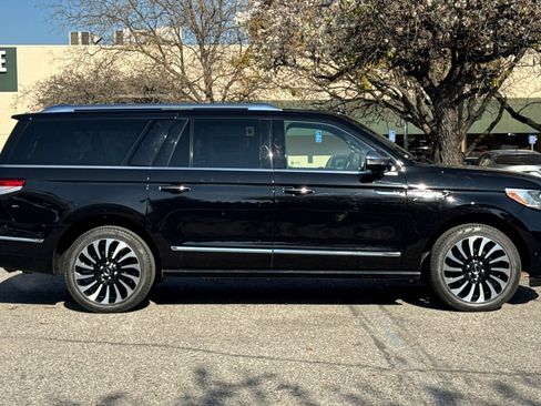 Used 2022 Lincoln Navigator L Black Label image 3