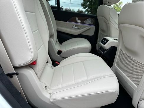 Certified 2025 Mercedes-Benz GLS 450 4MATIC image 39