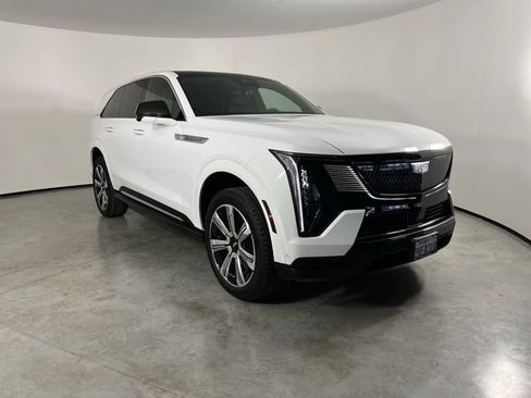 Used 2025 Cadillac Escalade IQ Luxury 1 AWD/4WD image 2