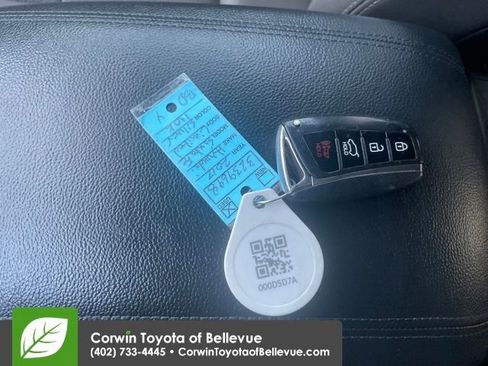 Used 2017 Hyundai Santa Fe Limited image 14