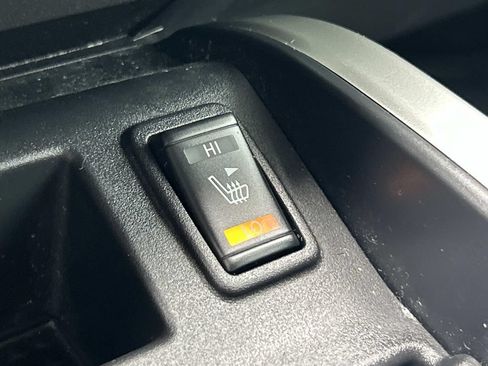 Used 2021 Nissan Titan SV w/ SV Convenience Package AWD/4WD image 39