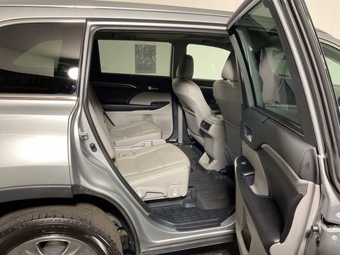 Used 2019 Toyota Highlander Limited AWD/4WD image 36