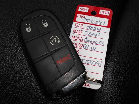 Used 2024 Jeep Compass Limited AWD/4WD image 9
