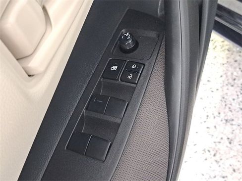 Used 2025 Toyota Corolla LE image 22