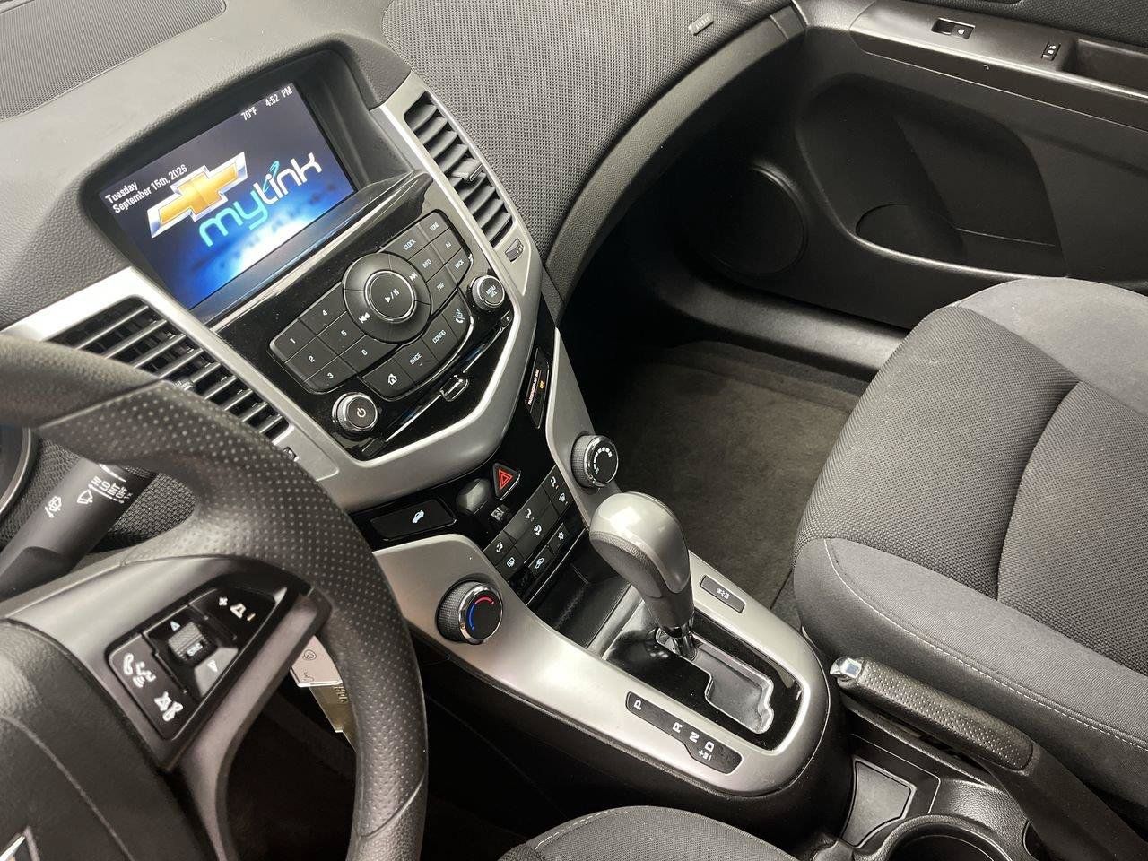 Used 2016 Chevrolet Cruze LT w/ Technology Package FWD image 14