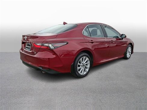 Certified 2021 Toyota Camry LE image 4