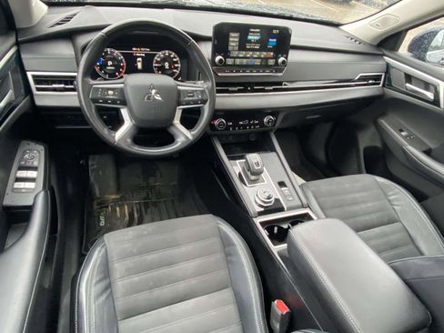 Used 2022 Mitsubishi Outlander SE image 12