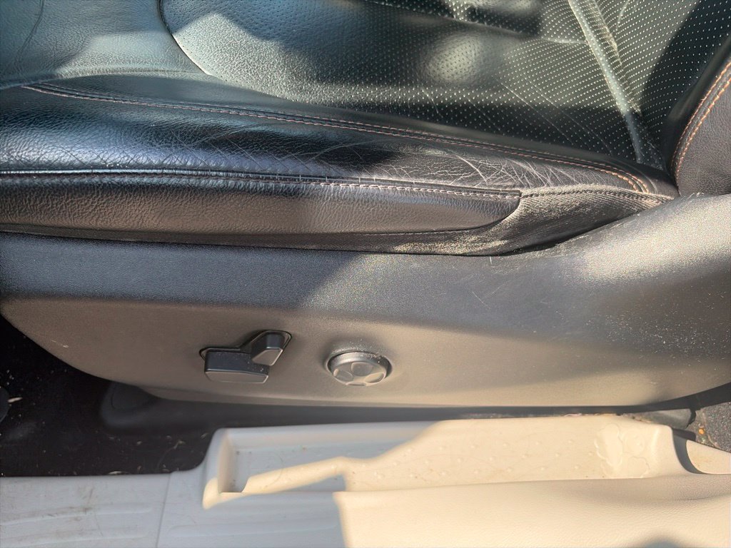 Used 2018 Chrysler Pacifica Touring-L FWD image 17