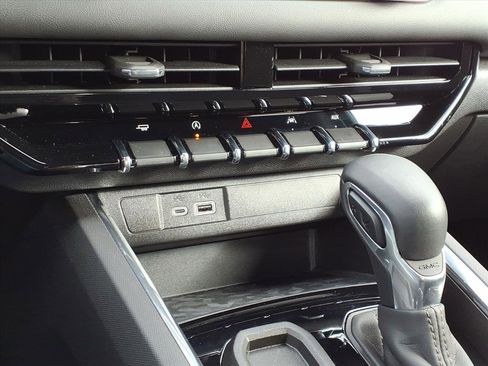 Used 2024 GMC Canyon Elevation w/ Convenience Package image 10