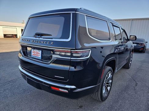 Used 2022 Jeep Grand Wagoneer Series III w/ Rear Seat Video Group 1 image 7