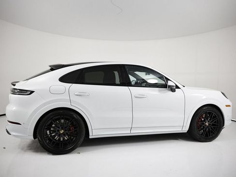 New 2026 Porsche Cayenne GTS AWD/4WD image 8
