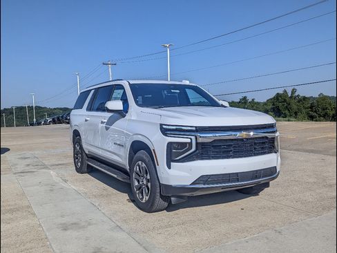 New 2026 Chevrolet Suburban LS AWD/4WD image 5