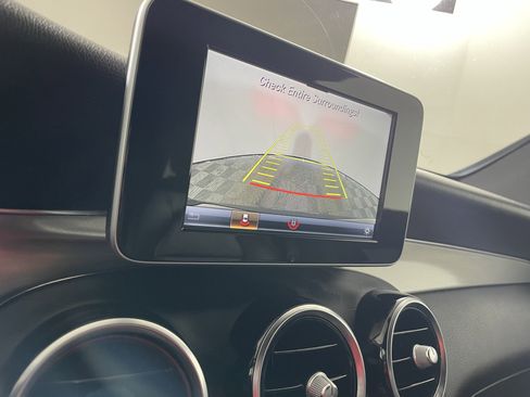 Used 2019 Mercedes-Benz GLC 300 4MATIC image 22