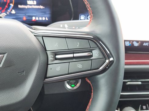 Used 2024 Chevrolet Traverse RS image 29