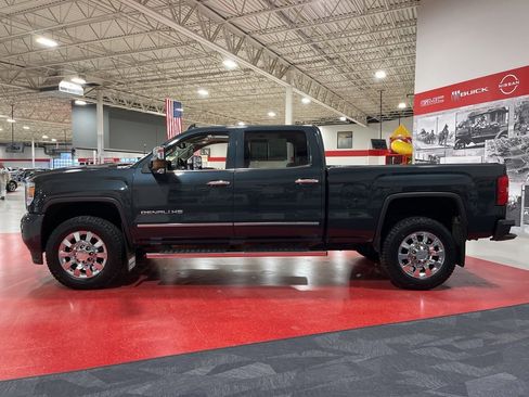 Used 2018 GMC Sierra 2500 Denali w/ Duramax Plus Package image 6