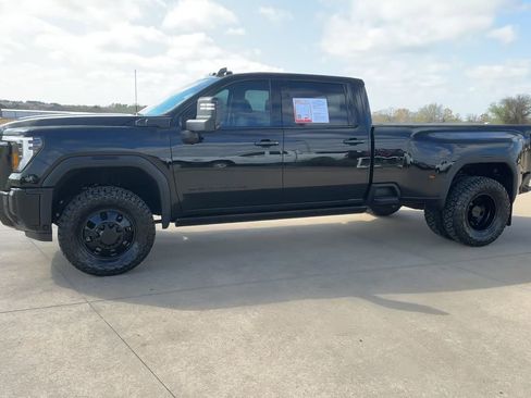 Used 2025 GMC Sierra 3500 Denali w/ Denali Reserve Package image 4