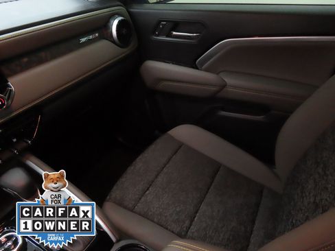 Used 2024 Chevrolet Colorado ZR2 w/ Technology Package AWD/4WD image 20