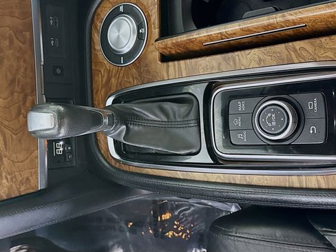 Used 2021 Nissan Armada SL w/ Captain's Chairs Package image 20