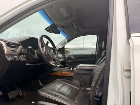 Used 2015 GMC Yukon XL Denali w/ Premium Package RWD image 4