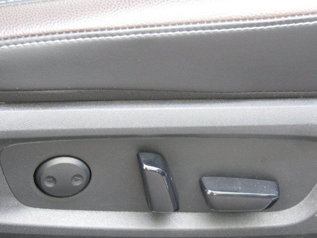 Used 2025 Nissan Pathfinder Platinum AWD/4WD image 21