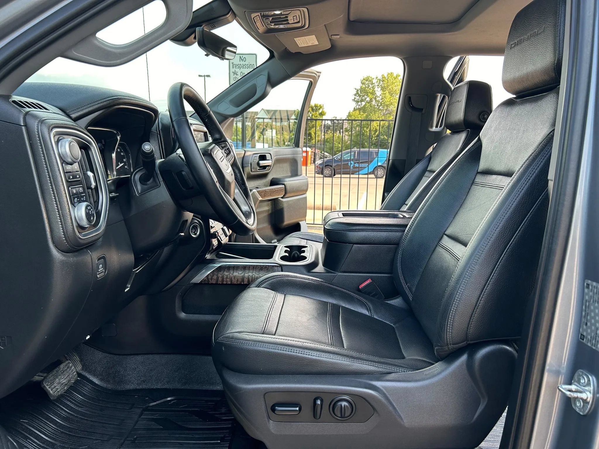 Used 2019 GMC Sierra 1500 Denali w/ Denali Ultimate Package AWD/4WD image 21