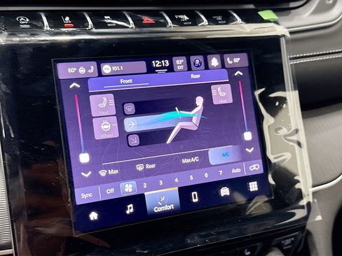 New 2025 Jeep Grand Cherokee L Laredo image 37