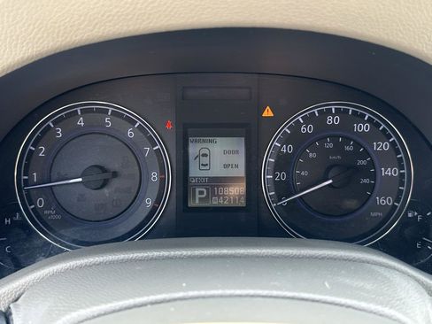 Used 2012 INFINITI G37 x w/ Premium Pkg image 16