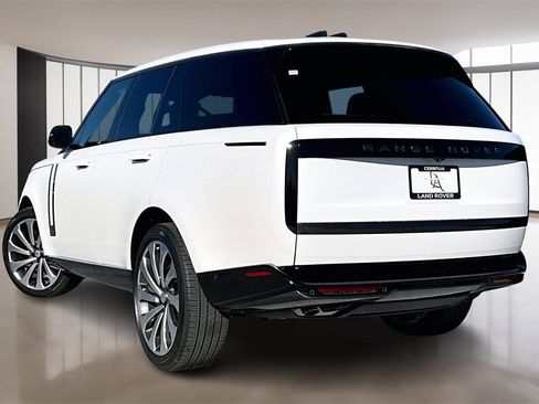 New 2025 Land Rover Range Rover SE image 3