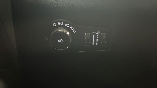 Used 2025 Jeep Compass Latitude w/ Altitude Special Edition AWD/4WD image 30