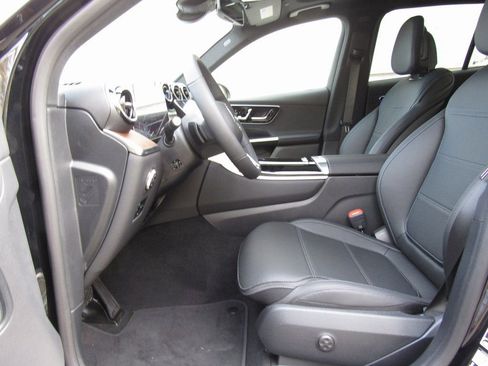 New 2026 Mercedes-Benz GLC 300 4MATIC image 9