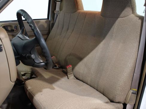 Used 1998 Chevrolet S10 Pickup 2WD Regular Cab image 9
