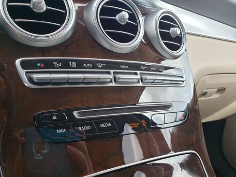 Used 2017 Mercedes-Benz GLC 300 4MATIC image 24