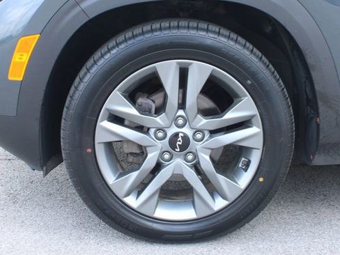 Used 2022 Kia Seltos S FWD image 35