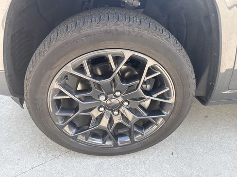 Used 2025 Jeep Grand Cherokee L Summit image 12