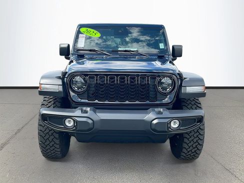 Used 2025 Jeep Wrangler Sport AWD/4WD image 2