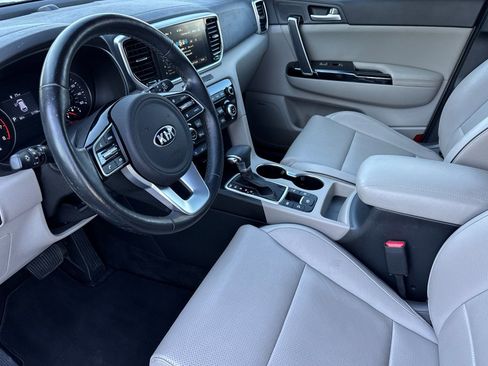 Used 2021 Kia Sportage EX w/ EX Technology Package FWD image 9