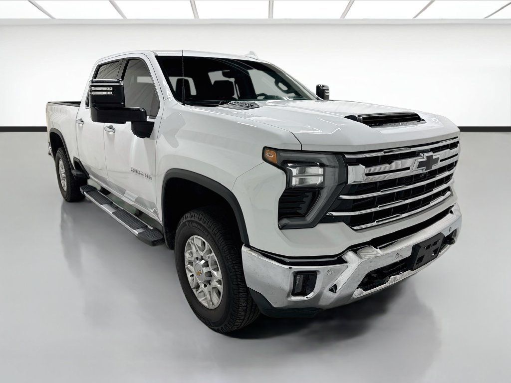 Used 2024 Chevrolet Silverado 2500 LTZ w/ LTZ Plus Package AWD/4WD image 3